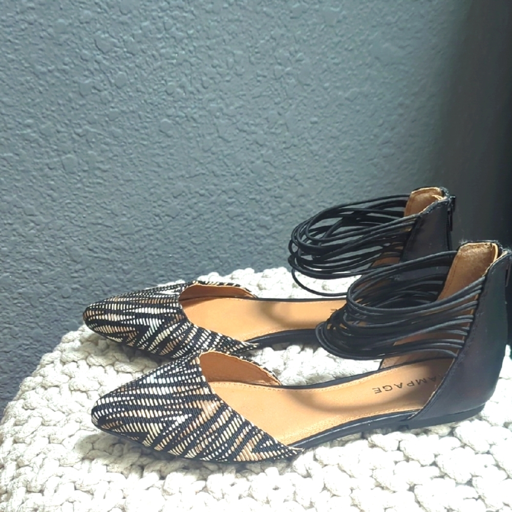 Rampage Woven Black, Brown and Cream Sandals